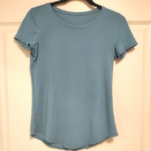 Lululemon blue Crew Neck T-shirt Sz 4